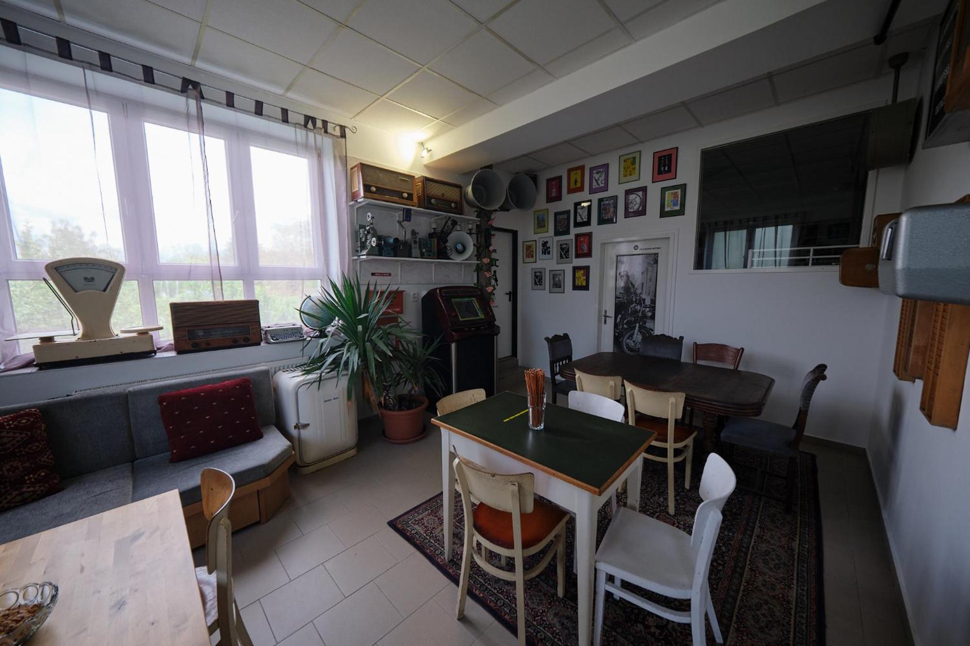 Hostel Doupe Хумполец Екстериор снимка