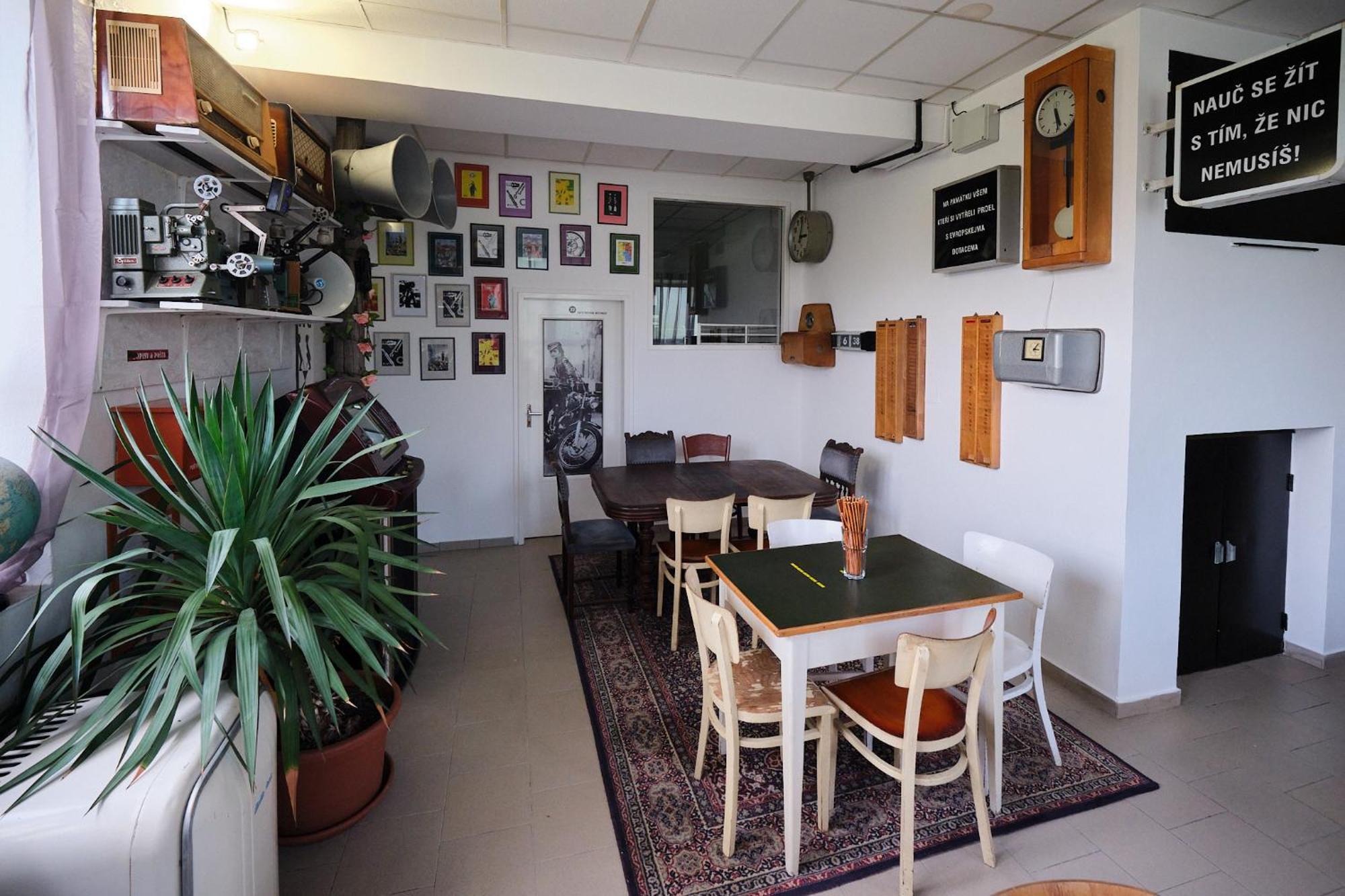 Hostel Doupe Хумполец Екстериор снимка