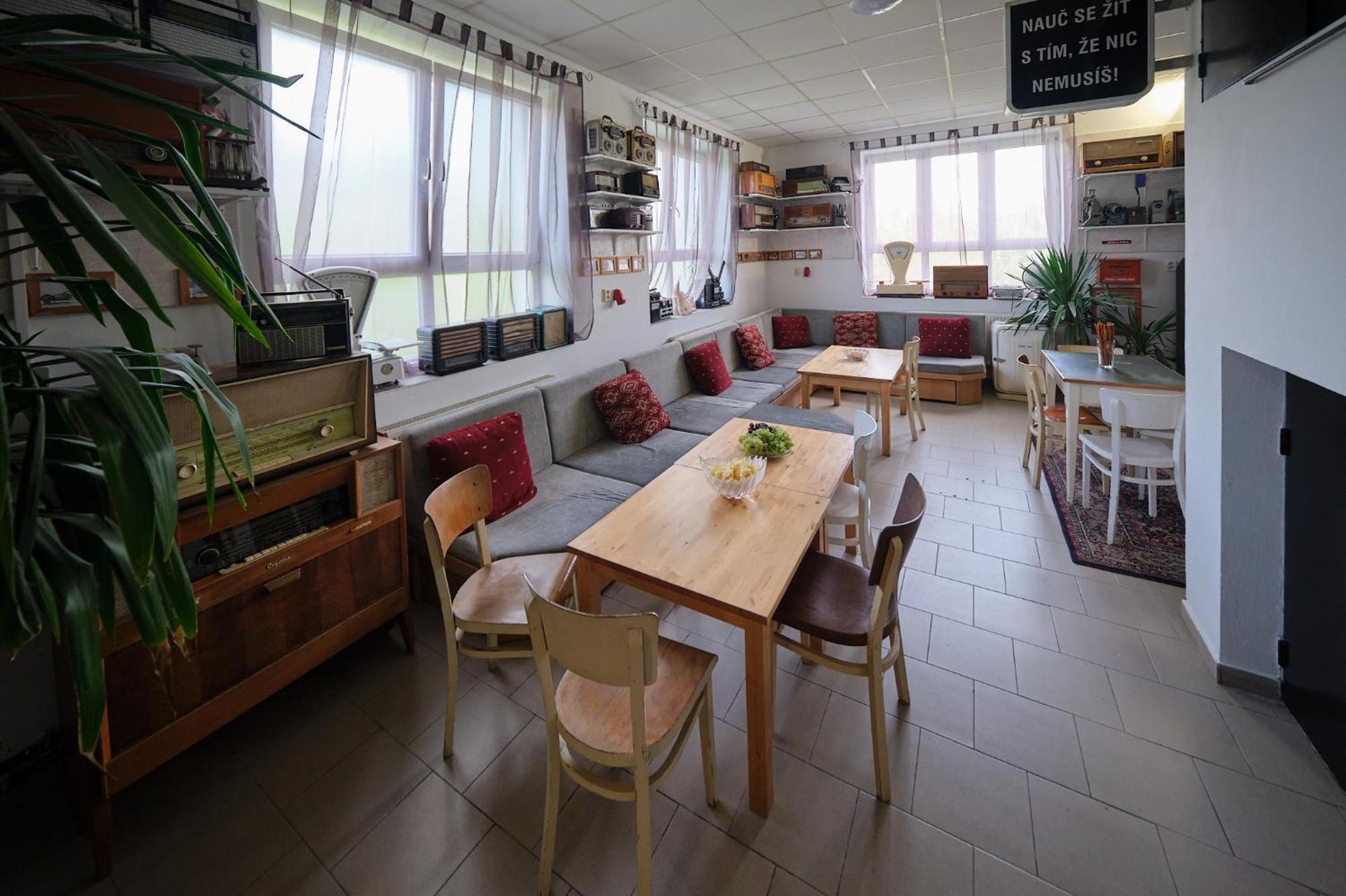 Hostel Doupe Хумполец Екстериор снимка